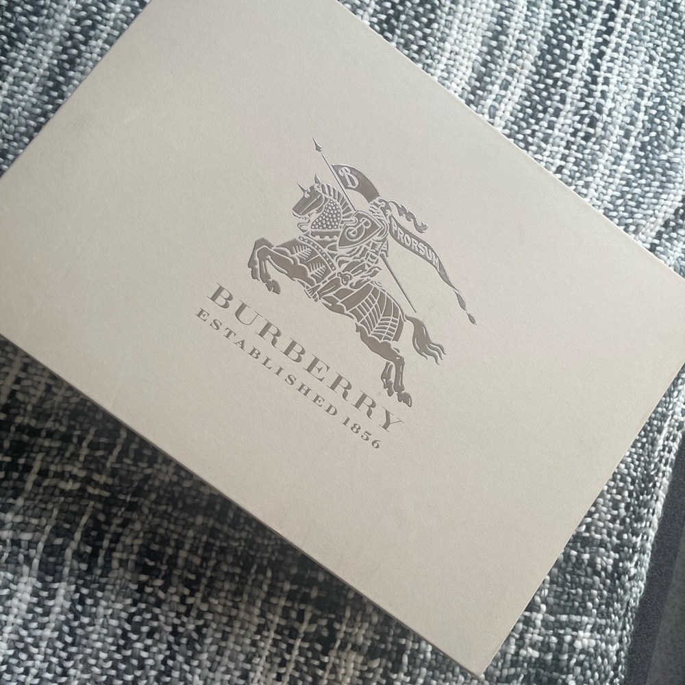 Burberry rain shoes. - Picture 4 of 5